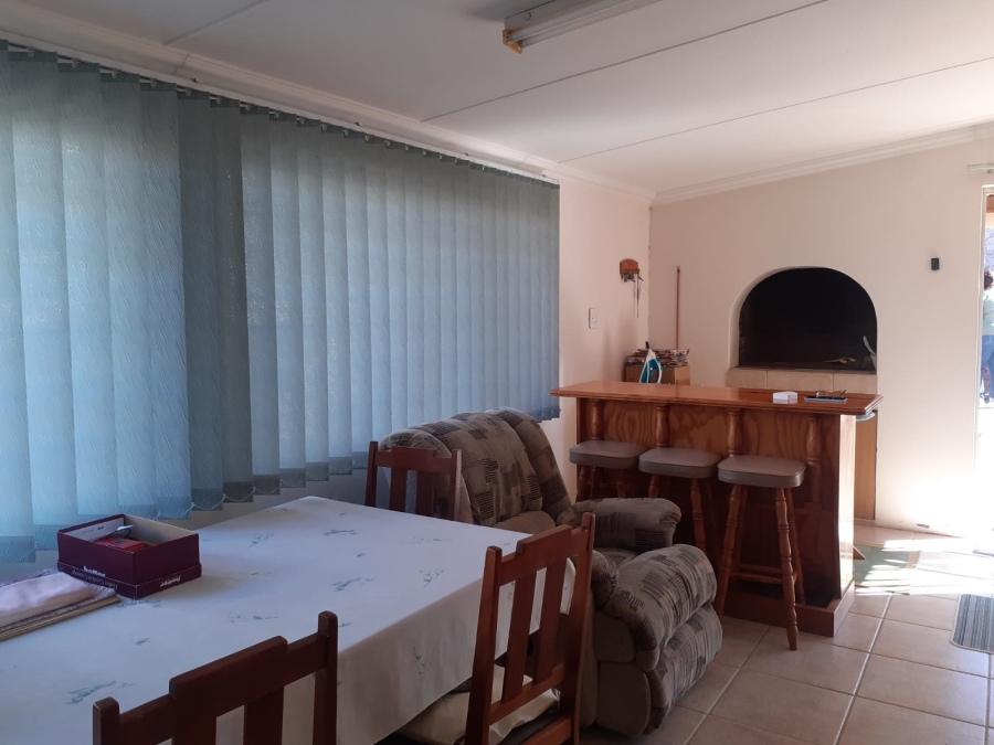 To Let 3 Bedroom Property for Rent in Wavecrest Eastern Cape